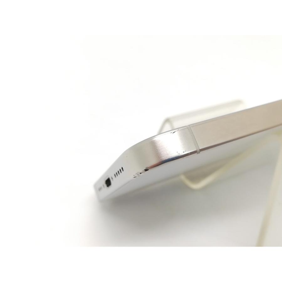 【中古】Apple 国内版 【SIMフリー】 iPhone 15 Pro 256GB ホワイトチタニウム MTUD3J/A【秋葉4号】保証期間１ヶ月【ランクC】の画像