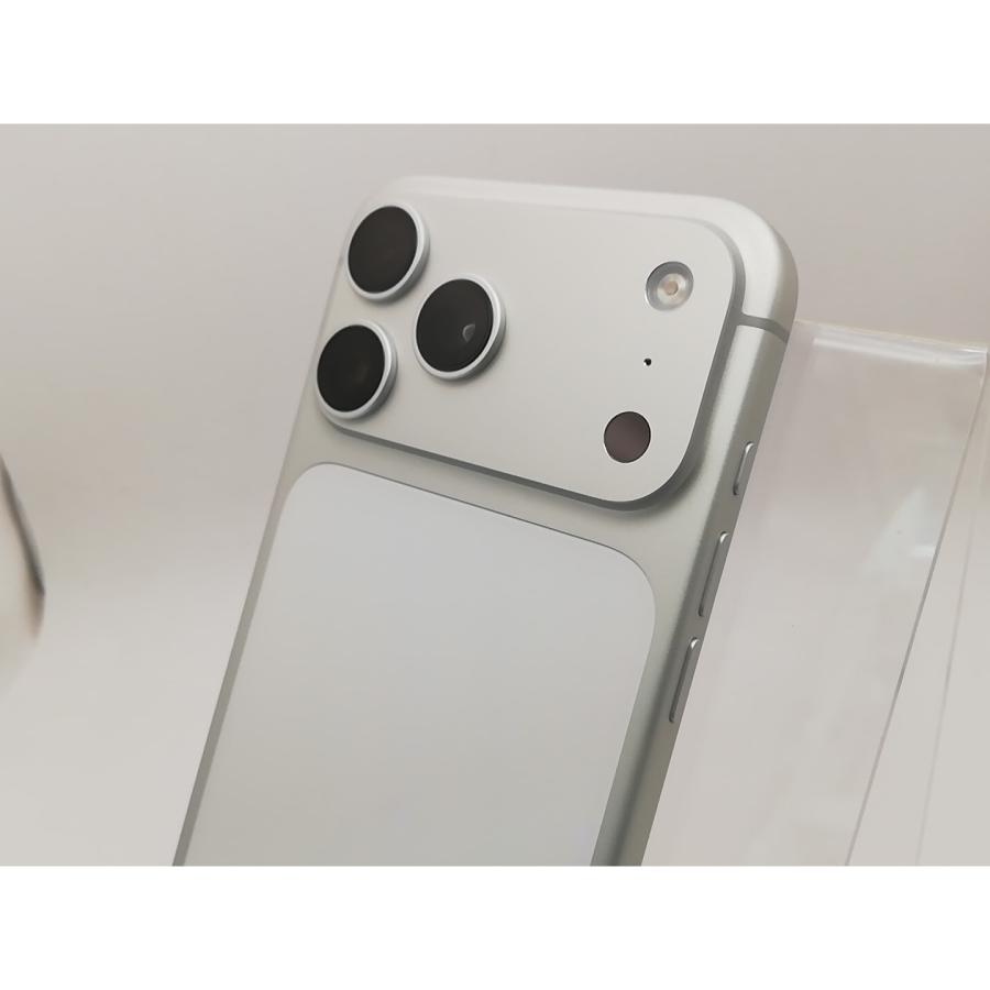 中古】Apple 国内版 【SIMフリー】 iPhone 17 Pro Max 1TB シルバー