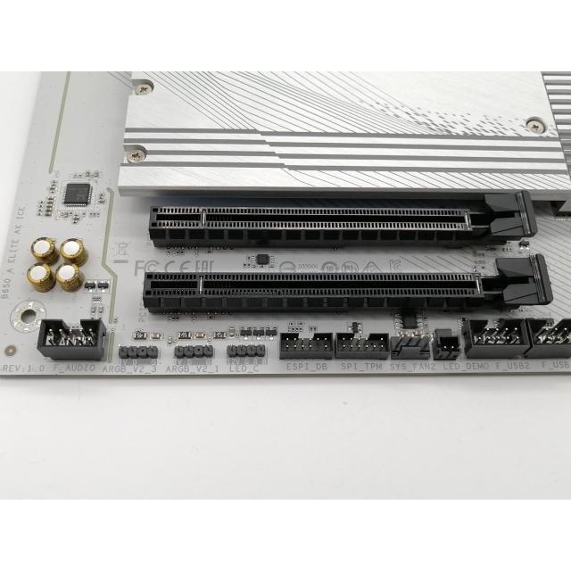 中古】GIGABYTE B650 AORUS ELITE AX ICE B650/AM5/ATX【秋葉2号】保証