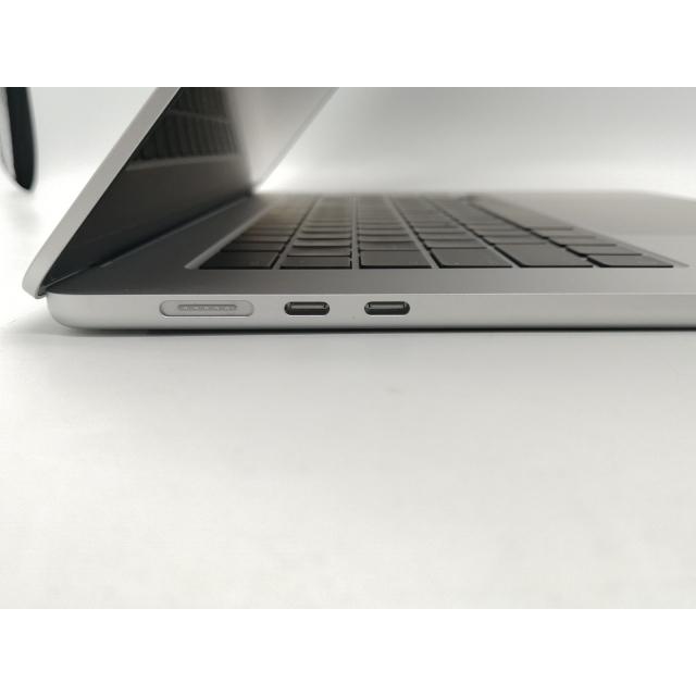 中古】Apple MacBook Air 15インチ CTO (M4, 2025) シルバー M4(CPU