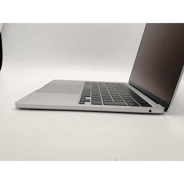 【中古】Apple MacBook Air 13インチ CTO (M3,2024) シルバー M3(CPU:8C/GPU:10C)/24G/256G【秋葉2号】保証期間１ヶ月【ランクA】の画像