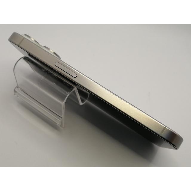 【中古】Apple 国内版 【SIMフリー】 iPhone 15 Pro 256GB ホワイトチタニウム MTUD3J/A【大阪本店】保証期間１ヶ月【ランクB】の画像