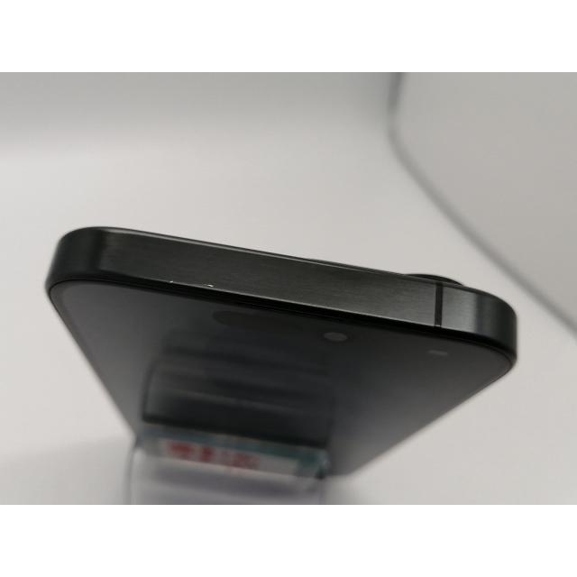 【中古】Apple 国内版 【SIMフリー】 iPhone 15 Pro 256GB ブラックチタニウム MTUC3J/A【OSU301】保証期間１ヶ月【ランクC】の画像