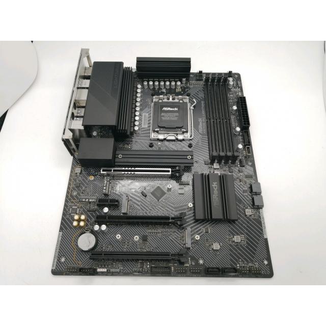 中古】ASRock X670E PG Lightning X670E/AM5/2.5GbitLAN/ATX【秋葉2号