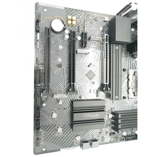 中古】ASRock X670E PG Lightning X670E/AM5/2.5GbitLAN/ATX【秋葉2号