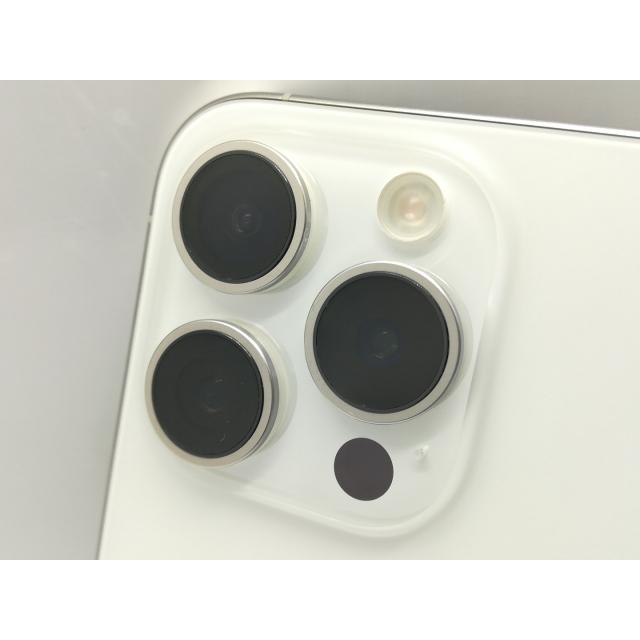 【中古】Apple 国内版 【SIMフリー】 iPhone 15 Pro 128GB ホワイトチタニウム MTU83J/A【秋葉4号】保証期間１ヶ月【ランクB】の画像