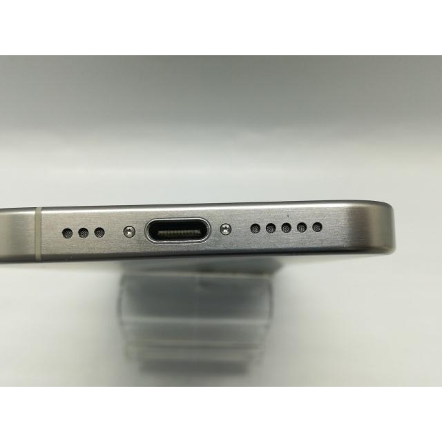 【中古】Apple 国内版 【SIMフリー】 iPhone 15 Pro 128GB ホワイトチタニウム MTU83J/A【秋葉4号】保証期間１ヶ月【ランクB】の画像