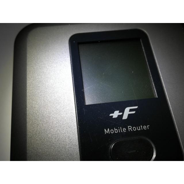 中古】富士ソフト 【SIMフリー】 +F FS040W FS040WMB1【京都】保証期間