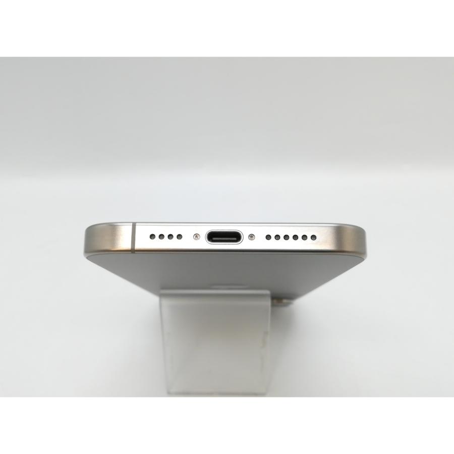 【中古】Apple docomo 【SIMフリー】 iPhone 15 Pro Max 1TB ナチュラルチタニウム MU713J/A【大阪本店】保証期間１ヶ月【ランクA】の画像