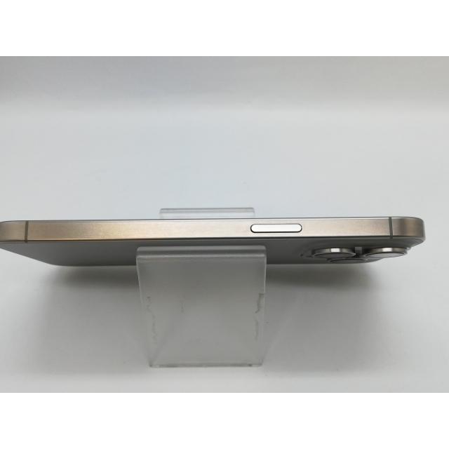 【中古】Apple docomo 【SIMフリー】 iPhone 15 Pro Max 1TB ナチュラルチタニウム MU713J/A【大阪本店】保証期間１ヶ月【ランクA】の画像