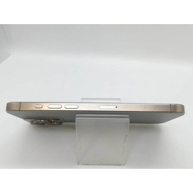 【中古】Apple docomo 【SIMフリー】 iPhone 15 Pro Max 1TB ナチュラルチタニウム MU713J/A【大阪本店】保証期間１ヶ月【ランクA】の画像
