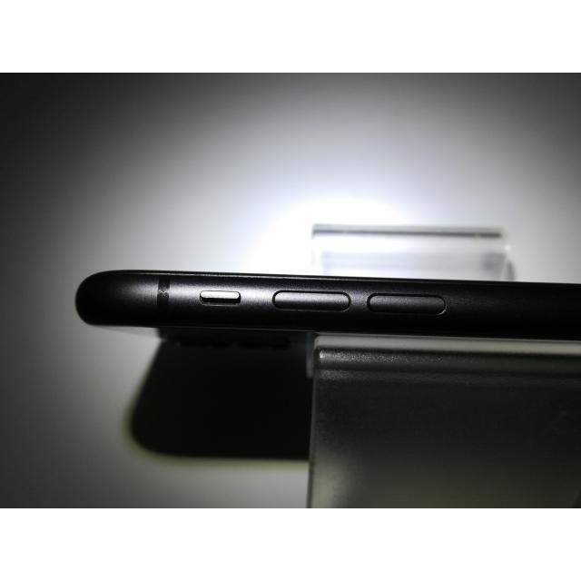 中古】Apple au 【SIMロック解除済み】 iPhone 11 64GB ブラック