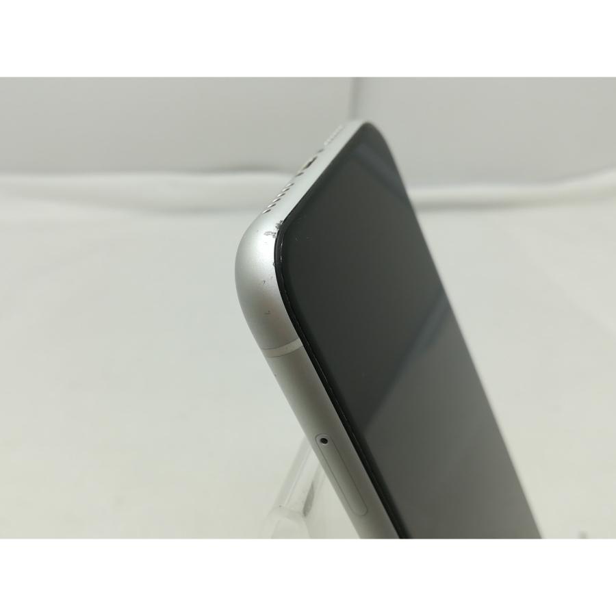 中古】Apple au 【SIMロック解除済み】 iPhone XR 64GB ホワイト