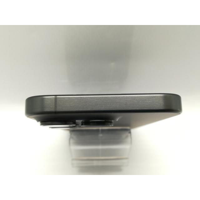 【中古】Apple au 【SIMフリー】 iPhone 15 Pro 512GB ブラックチタニウム MTUH3J/A【秋葉4号】保証期間１ヶ月【ランクA】の画像
