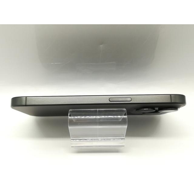 【中古】Apple au 【SIMフリー】 iPhone 15 Pro 512GB ブラックチタニウム MTUH3J/A【秋葉4号】保証期間１ヶ月【ランクA】の画像