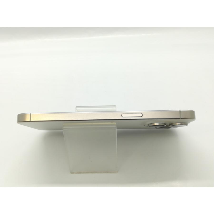 【中古】Apple docomo 【SIMフリー】 iPhone 15 Pro Max 256GB ホワイトチタニウム MU6Q3J/A【秋葉4号】保証期間１ヶ月【ランクA】の画像