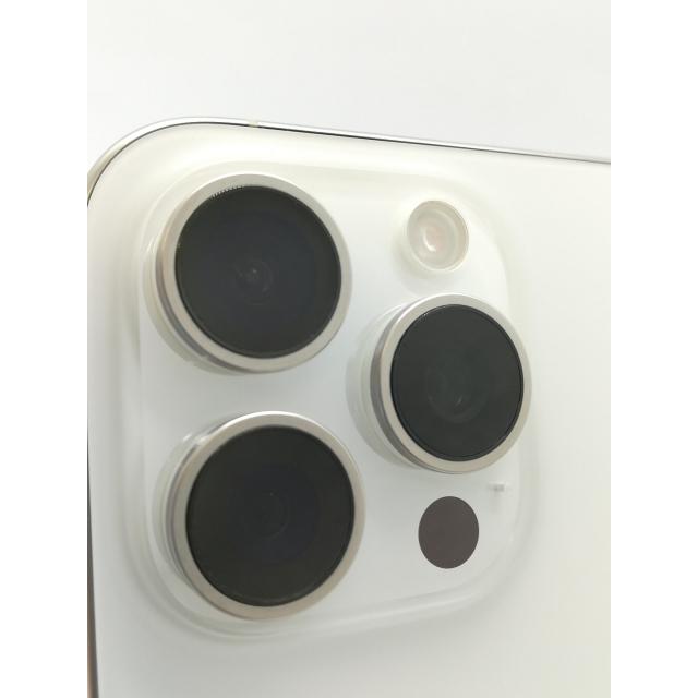 【中古】Apple docomo 【SIMフリー】 iPhone 15 Pro Max 256GB ホワイトチタニウム MU6Q3J/A【秋葉4号】保証期間１ヶ月【ランクA】の画像