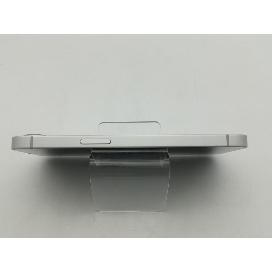 【中古】Apple 国内版 【SIMフリー】 iPhone 16e 128GB ホワイト MD1R4J/A【神戸】保証期間１ヶ月【ランクA】の画像