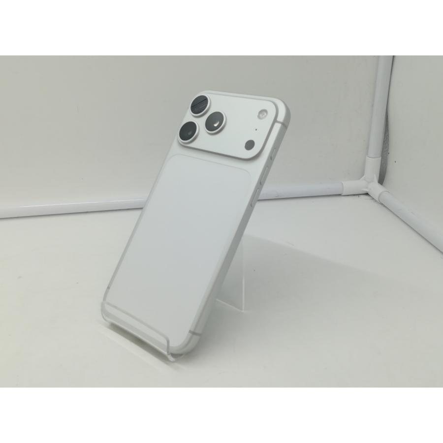 中古】Apple 国内版 【SIMフリー】 iPhone 17 Pro Max 1TB シルバー