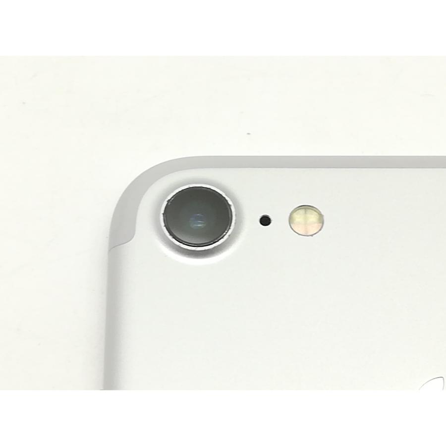中古】Apple docomo 【SIMロック解除済み】 iPhone 7 128GB シルバー