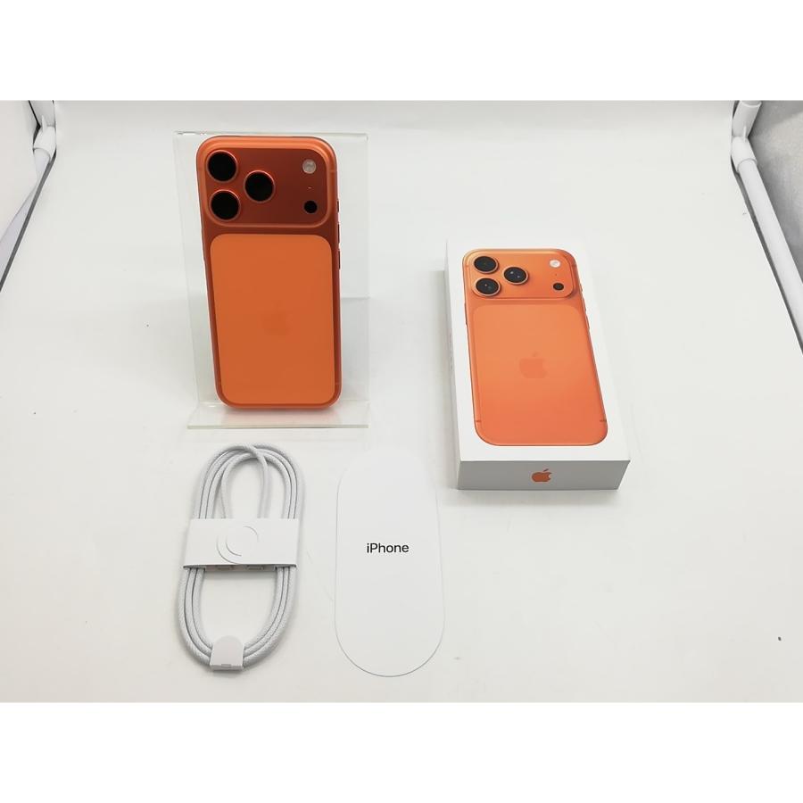 中古】Apple 国内版 【SIMフリー】 iPhone 17 Pro 256GB コズミック