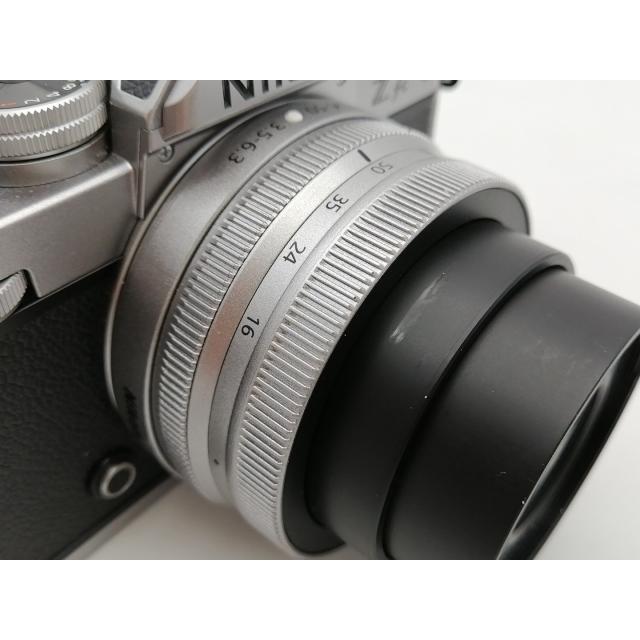 【中古】Nikon Nikon Z fc 16-50 VR レンズキット シルバー【新宿2】保証期間１ヶ月【ランクA】の画像