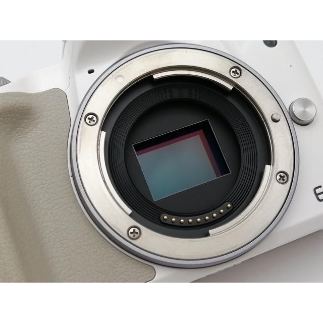 【中古】Canon EOS Kiss M 上半身 白いこと【新宿2】言いはなつ継続期間１ヶ月【位置づけるB】
