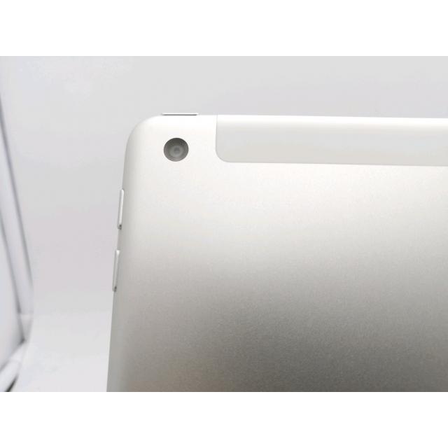中古】Apple docomo 【SIMロック解除済み】 iPad（第6世代/2018） 32GB