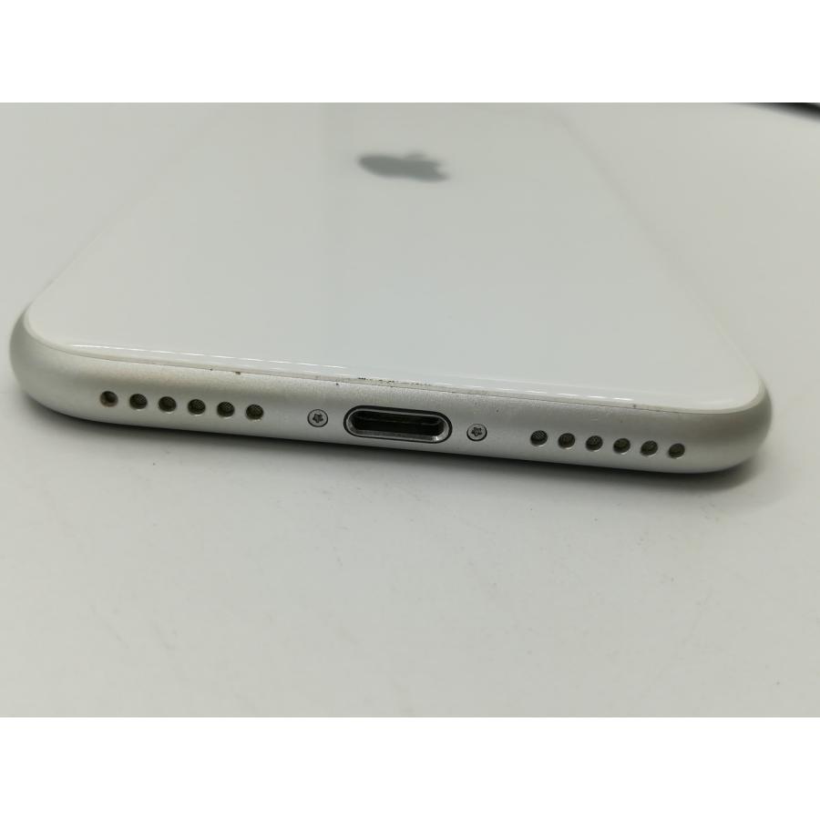 【中古】Apple docomo 【SIMロック解除済み】 iPhone SE（第2世代） 64GB ホワイト MHGQ3J/A（後期型番）【神保町】保証期間１ヶ月【ランクB】｜janpara｜03