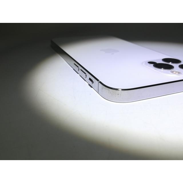 【中古】Apple docomo 【SIMロック解除済み】 iPhone 12 Pro 256GB シルバー MGMA3J/A【神戸】保証期間１ヶ月【ランクB】｜janpara｜09
