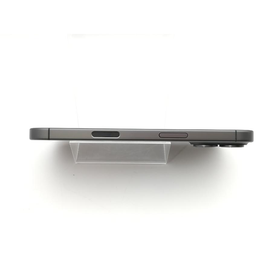 【中古】Apple au 【SIMフリー】 iPhone 17 256GB ブラック MG674J/A【熊本】保証期間１ヶ月【ランクA】の画像