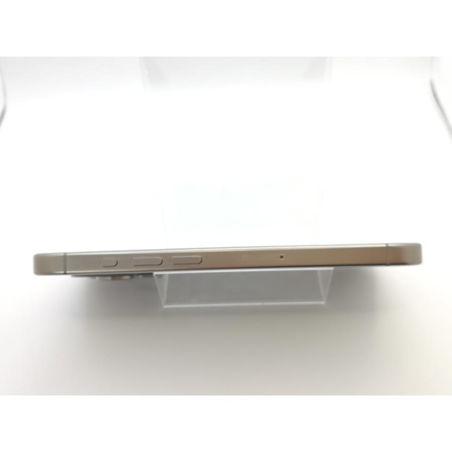 【中古】Apple docomo 【SIMフリー】 iPhone 15 Pro 256GB ナチュラルチタニウム MTUF3J/A【福岡天神】保証期間１ヶ月【ランクB】の画像