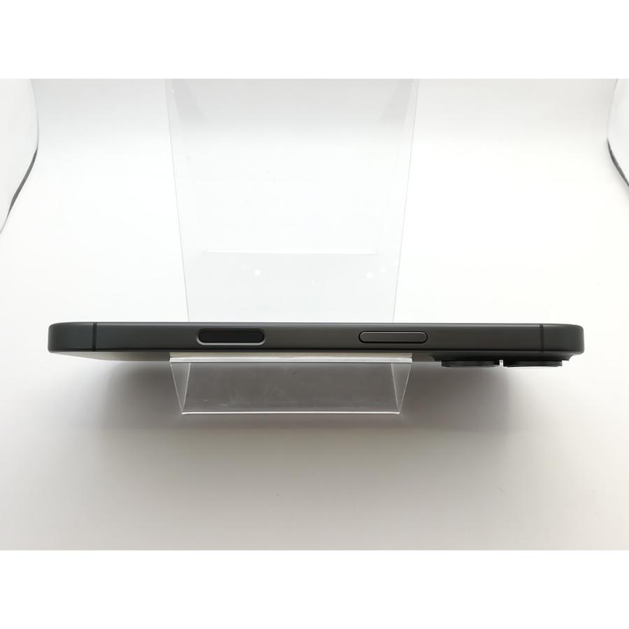 中古】Apple au 【SIMフリー】 iPhone 17 256GB ブラック MG674J/A