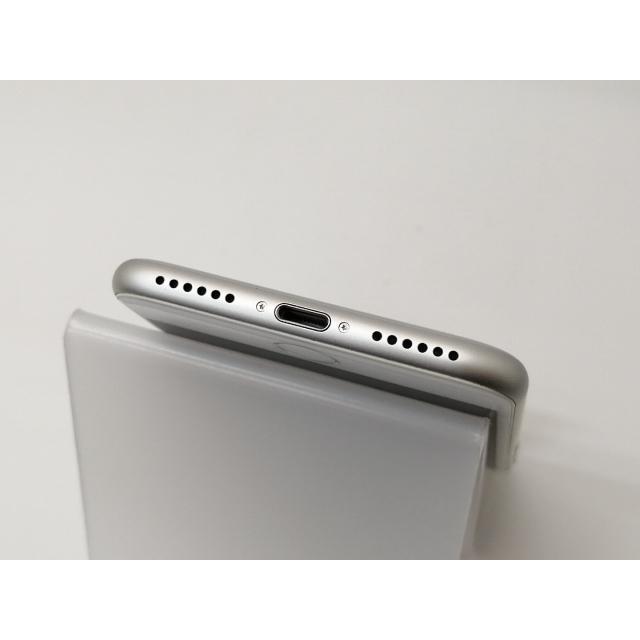 中古】Apple docomo 【SIMロック解除済み】 iPhone 8 256GB シルバー