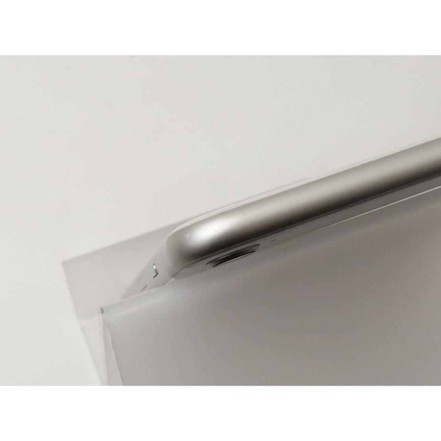 中古】Apple docomo 【SIMロック解除済み】 iPhone 8 256GB シルバー