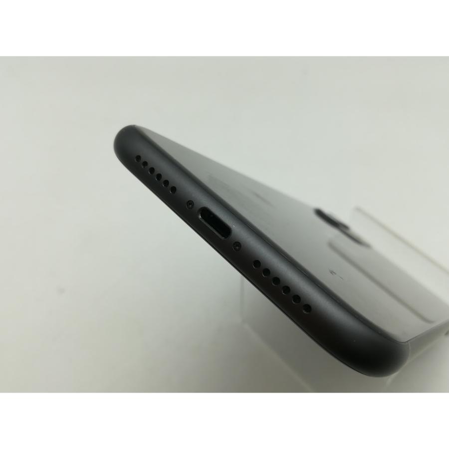 中古】Apple au 【SIMロック解除済み】 iPhone 11 128GB ブラック