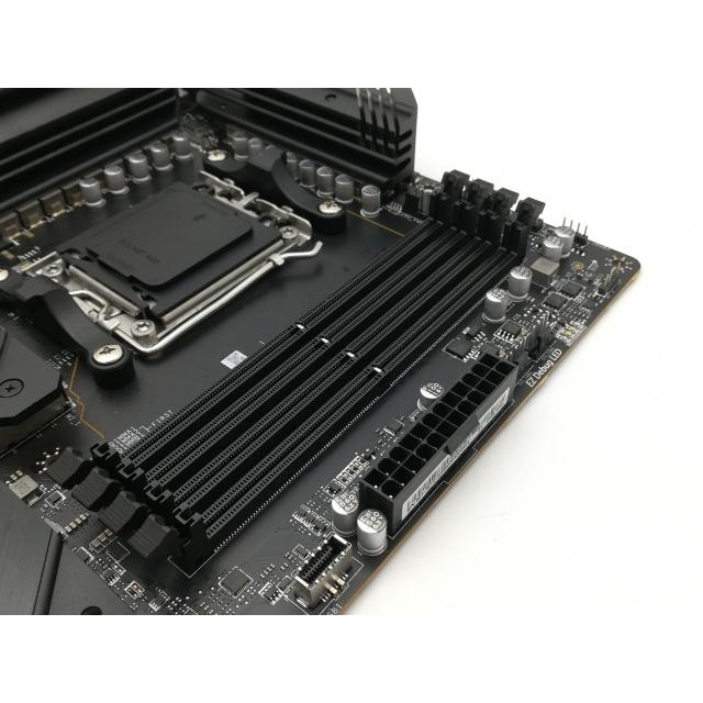 中古】MSI MAG X670E TOMAHAWK WIFI X670/AM5/ATX【三宮センター】保証