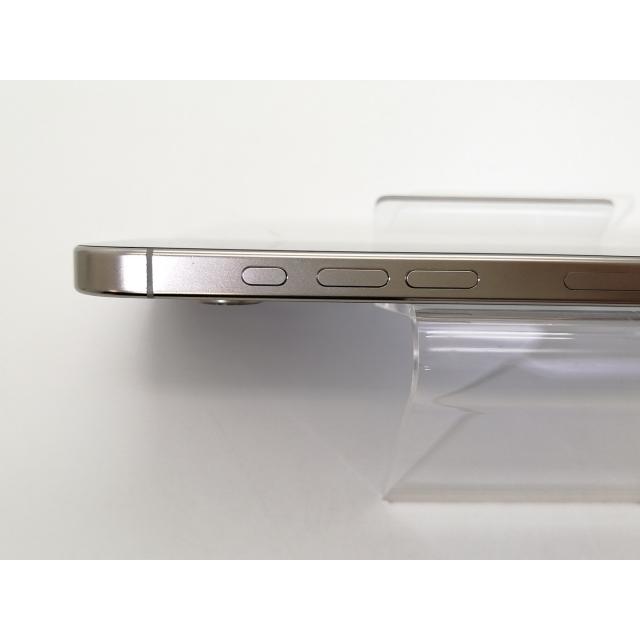 【中古】Apple au 【SIMフリー】 iPhone 16 Pro 512GB ナチュラルチタニウム MYN73J/A【三宮センター】保証期間１ヶ月【ランクB】の画像
