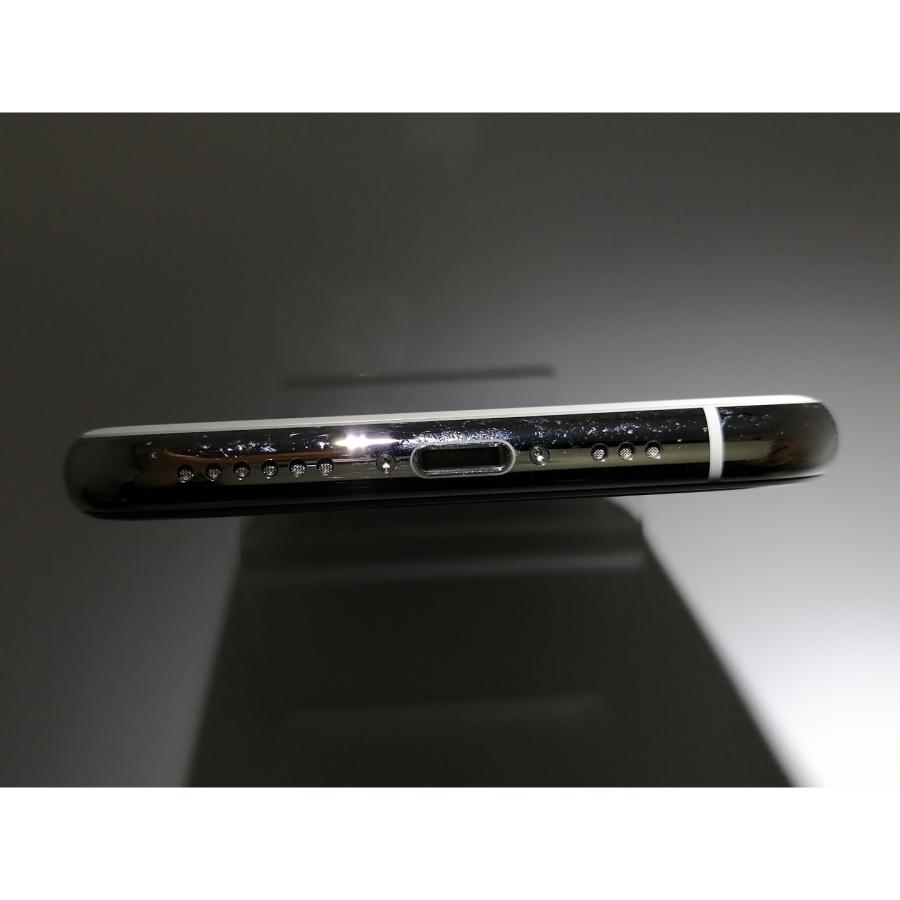 中古】Apple au 【SIMロック解除済み】 iPhone 11 Pro 256GB シルバー