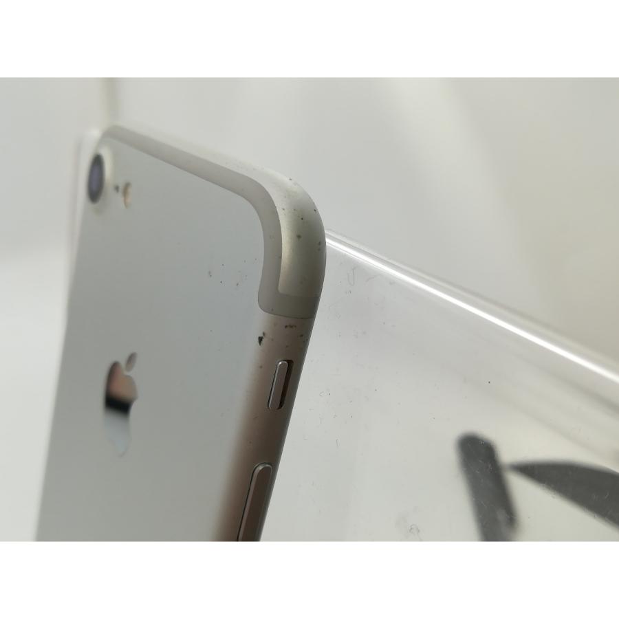 中古】Apple SoftBank 【SIMロック解除済み】 iPhone 7 32GB シルバー