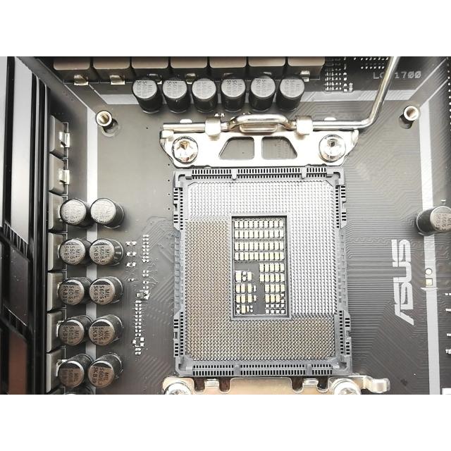 中古】ASUS TUF GAMING H670-PRO WIFI D4 H670(DDR4)/LGA1700/2.5