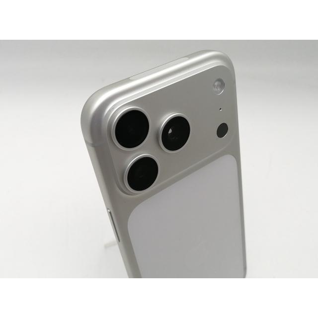 中古】Apple 国内版 【SIMフリー】 iPhone 17 Pro 512GB シルバー