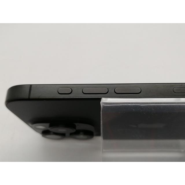 【中古】Apple 国内版 【SIMフリー】 iPhone 15 Pro 256GB ブラックチタニウム MTUC3J/A【新宿】保証期間１ヶ月【ランクB】の画像