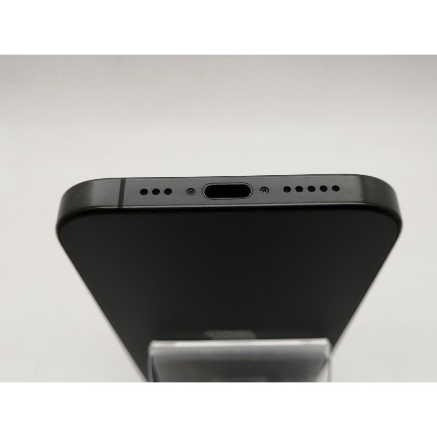 【中古】Apple 国内版 【SIMフリー】 iPhone 15 Pro 256GB ブラックチタニウム MTUC3J/A【新宿】保証期間１ヶ月【ランクB】の画像
