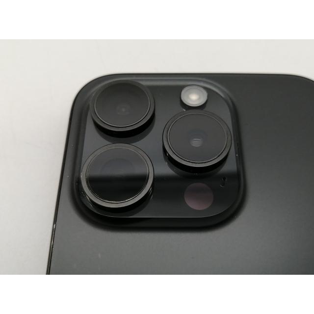 【中古】Apple 国内版 【SIMフリー】 iPhone 15 Pro 256GB ブラックチタニウム MTUC3J/A【新宿】保証期間１ヶ月【ランクB】の画像