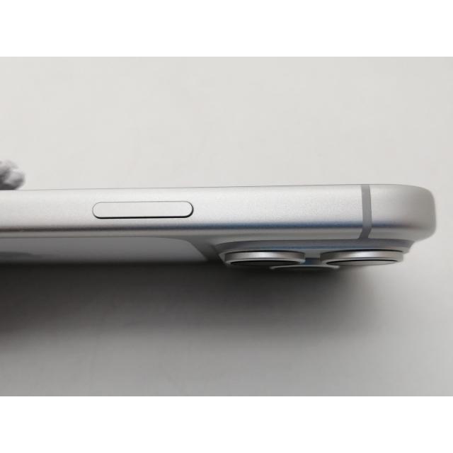 【中古】Apple au 【SIMフリー】 iPhone 17 Pro 256GB シルバー MG854J/A【札幌南2条】保証期間１ヶ月【ランクA】の画像
