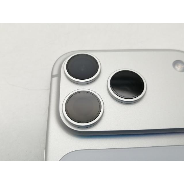 【中古】Apple au 【SIMフリー】 iPhone 17 Pro 256GB シルバー MG854J/A【札幌南2条】保証期間１ヶ月【ランクA】の画像