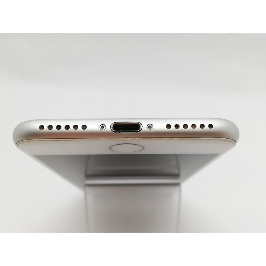 中古】Apple docomo 【SIMロック解除済み】 iPhone 8 64GB シルバー