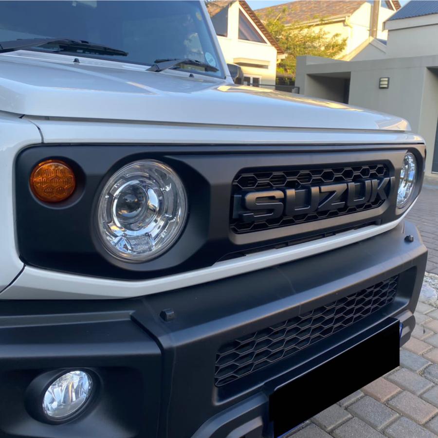 ジムニー ビッグエンブレム jb64 JB74 5ドアモデル(XL 5-Door) ROAMING HORIZONS GRILLE ACCESSORY BADGE スズキ SUZUKI グリルバッジ【本物保証】 : ChillingOut - 通販 - Yahoo!ショッピング ジムニー ビッグエンブレム jb64 JB74 5ドアモデル(XL 5-Door) ROAMING HORIZONS GRILLE ACCESSORY BADGE スズキ SUZUKI グリルバッジ【本物保証】 : ChillingOut - 通販 - Yahoo!ショッピング