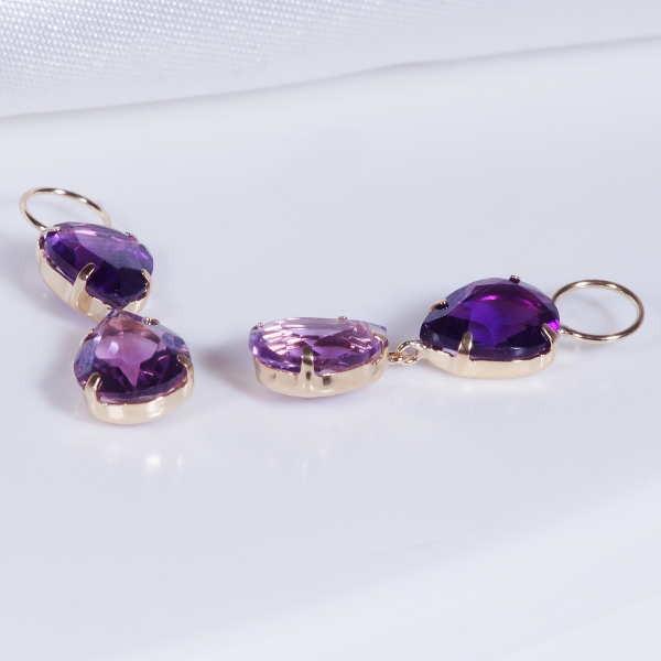 K18 3ct アメシスト チャーム ペアシェイプ 18金（ピアス・イヤリング